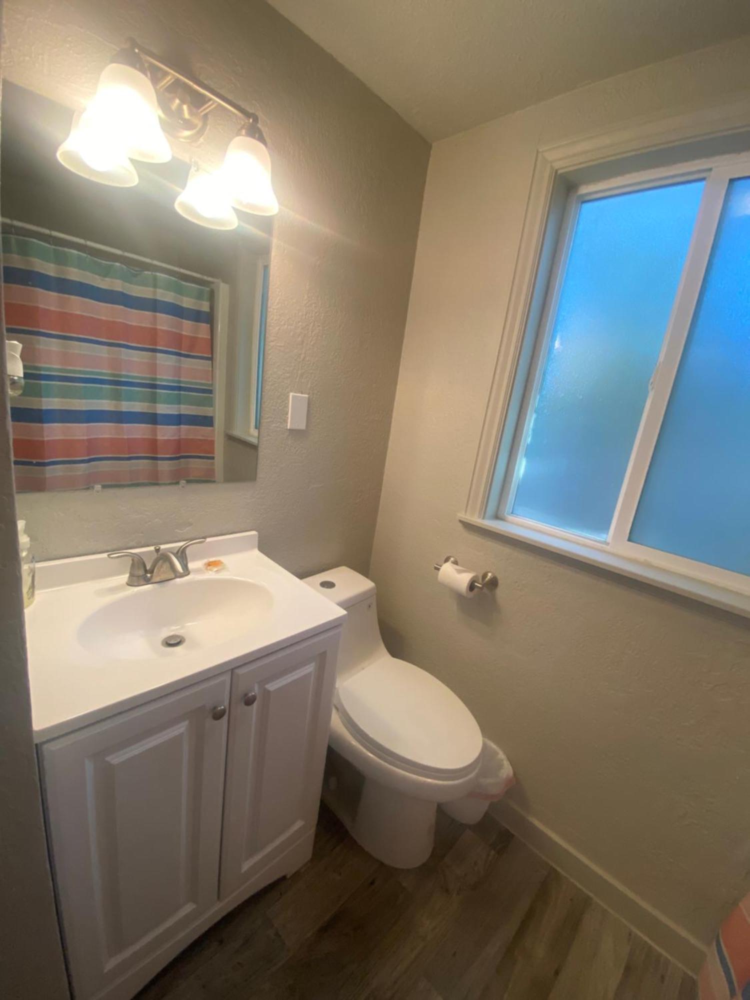 Cute Entire Small House With Large Yard! Pets Welcome! West Valley City Eksteriør billede