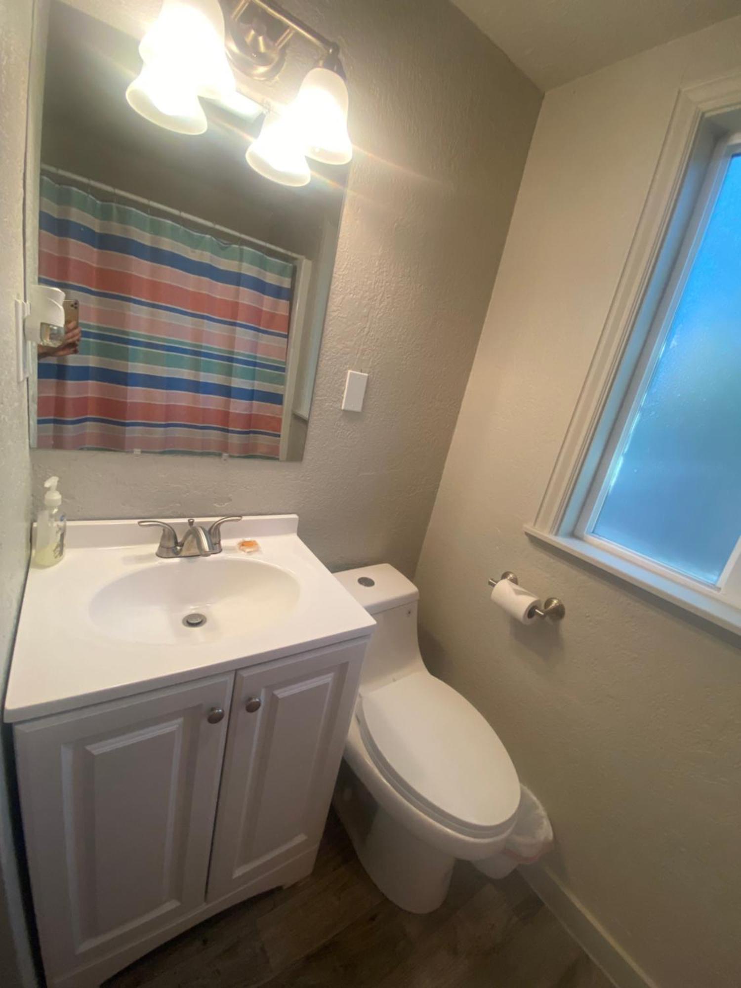 Cute Entire Small House With Large Yard! Pets Welcome! West Valley City Eksteriør billede